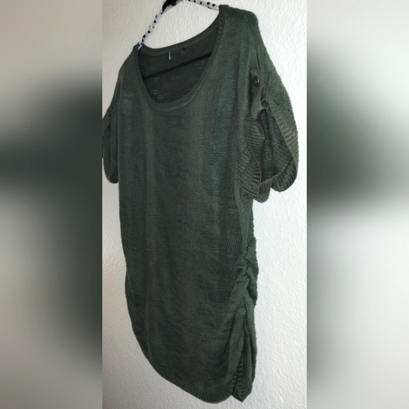 LIGHTWEIGHT SHORT SLEEVE SWEATER WITH RUCHED SIDES ~ ARMY/KHAKI GREEN ~ SIZE M/L - Picture 4 of 11